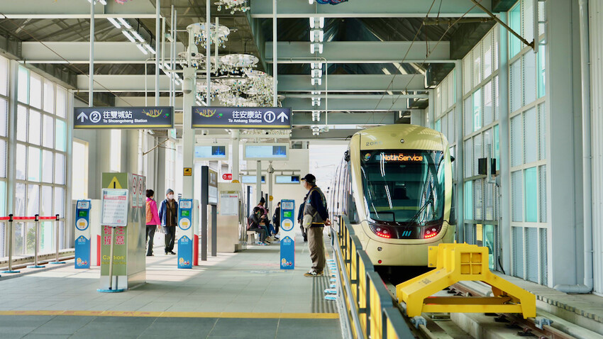 新北市新店區[新北景點] 搭安坑輕軌賞櫻｜一日票只要50元超划算！安坑輕軌周邊景點懶人包