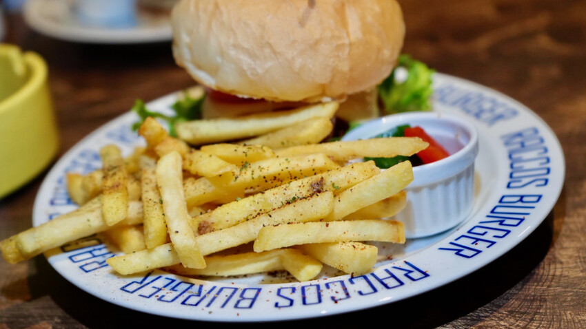 日本[日本] 岡山車站 Raccos Burger｜「漢堡百名店」岡山必吃和牛漢堡只要500日幣