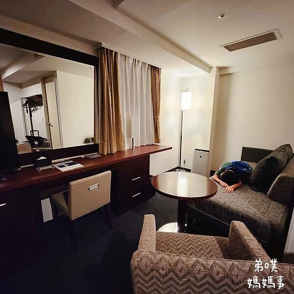 日本【日本‧東京】ART日暮里郎伍德酒店│京成SkyLiner可到，近日暮里車站走路1分鐘就到，房間大間、有浴缸，官網