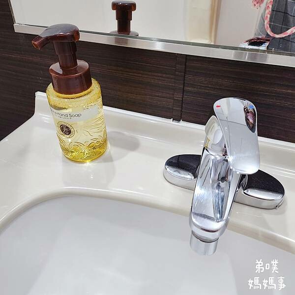 日本【日本‧東京】ART日暮里郎伍德酒店│京成SkyLiner可到，近日暮里車站走路1分鐘就到，房間大間、有浴缸，官網