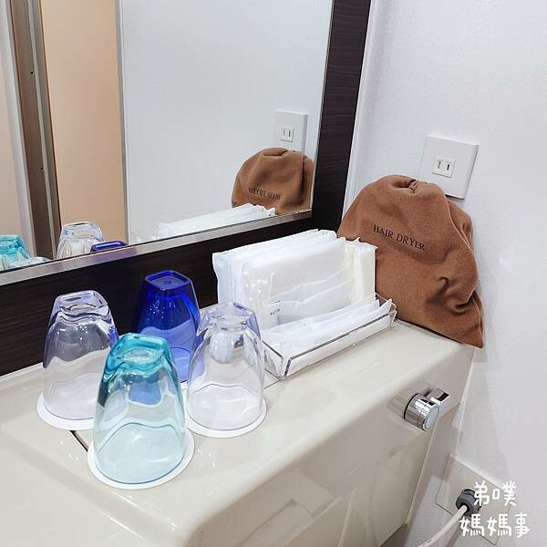 日本【日本‧東京】ART日暮里郎伍德酒店│京成SkyLiner可到，近日暮里車站走路1分鐘就到，房間大間、有浴缸，官網