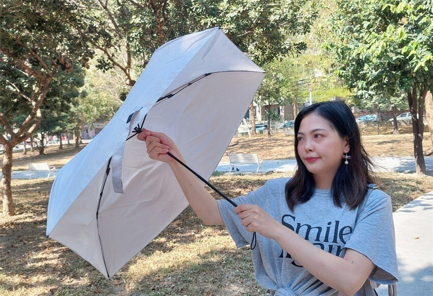 穿搭|check2check 超微米輕量抗UV極鋒傘,超級無