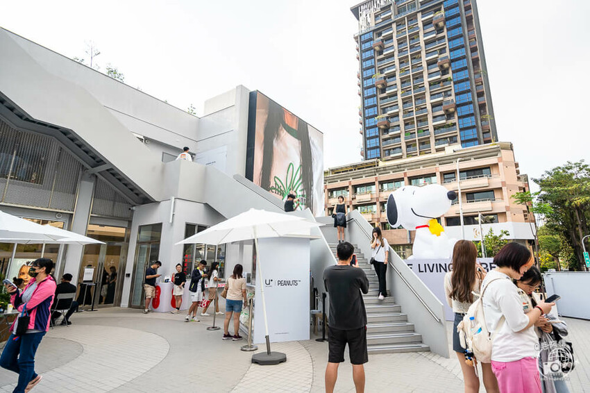 台中市南屯區UR LIVING生活美學 文心森林店 | 台中新景點！巨大史奴比超可愛超好拍，必吃蜷尾家冰淇淋～