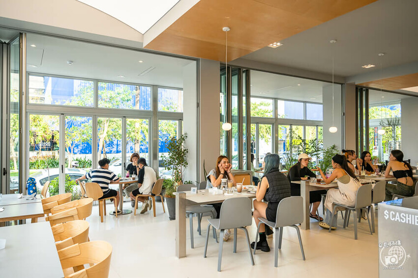 台中市南屯區UR LIVING生活美學 文心森林店 | 台中新景點！巨大史奴比超可愛超好拍，必吃蜷尾家冰淇淋～