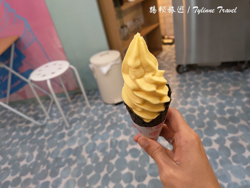 日本【沖繩美食】Long Softcream Okinawa，巨無霸霜淇淋 | 日本第一長冰淇淋 | 美國村熱門排隊甜點推薦