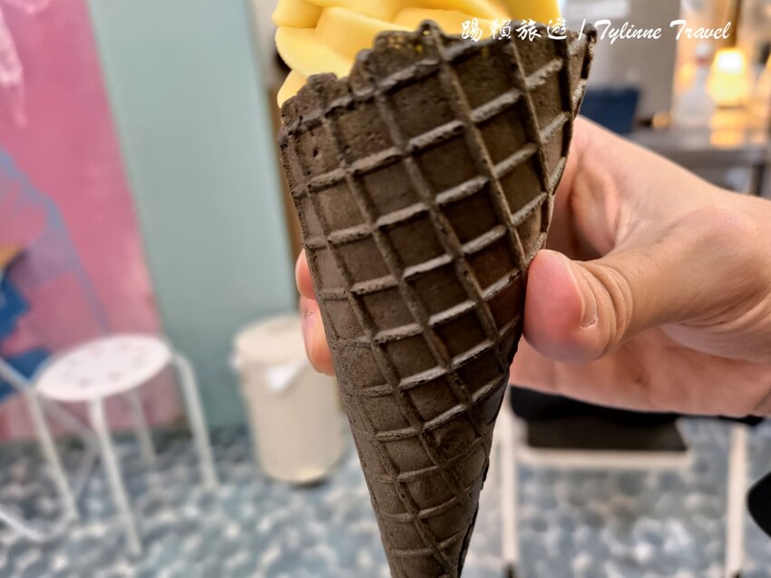 日本【沖繩美食】Long Softcream Okinawa，巨無霸霜淇淋 | 日本第一長冰淇淋 | 美國村熱門排隊甜點推薦