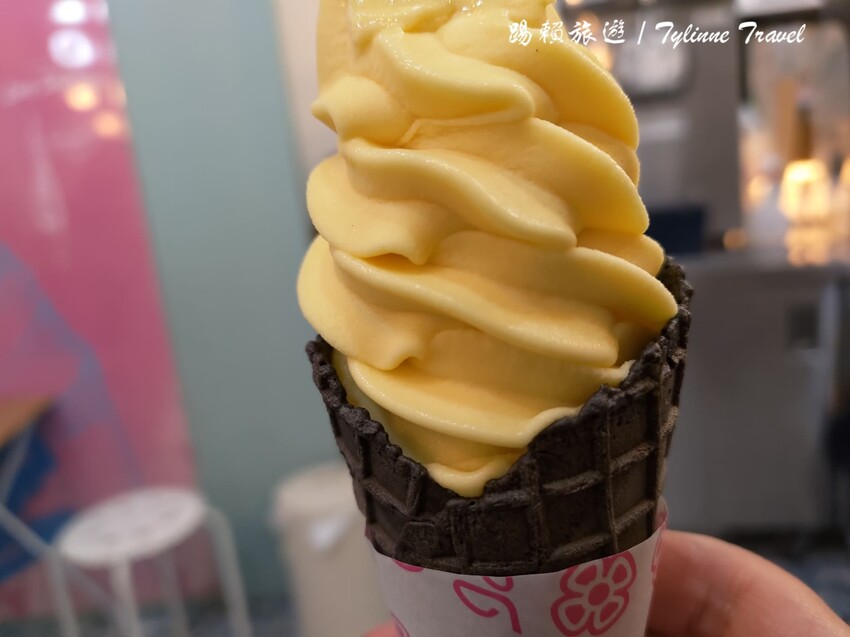 日本【沖繩美食】Long Softcream Okinawa，巨無霸霜淇淋 | 日本第一長冰淇淋 | 美國村熱門排隊甜點推薦