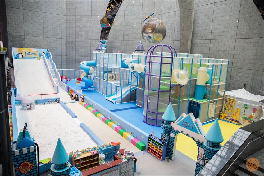 高雄市三民區高雄旅遊|親子一日遊景點推薦:科工館熱雪天堂兒童滑雪樂園2.0