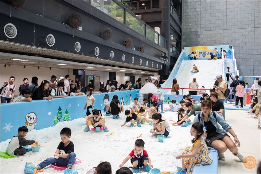 高雄市三民區高雄旅遊|親子一日遊景點推薦:科工館熱雪天堂兒童滑雪樂園2.0