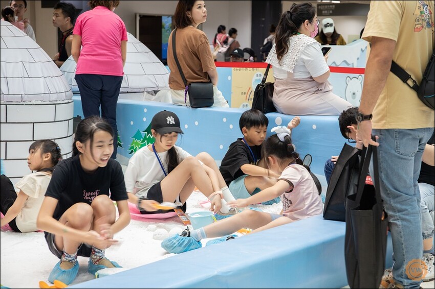 高雄市三民區高雄旅遊|親子一日遊景點推薦:科工館熱雪天堂兒童滑雪樂園2.0