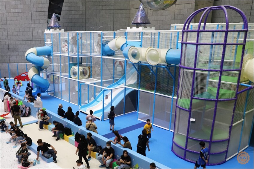 高雄市三民區高雄旅遊|親子一日遊景點推薦:科工館熱雪天堂兒童滑雪樂園2.0