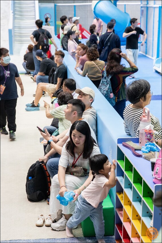 高雄市三民區高雄旅遊|親子一日遊景點推薦:科工館熱雪天堂兒童滑雪樂園2.0