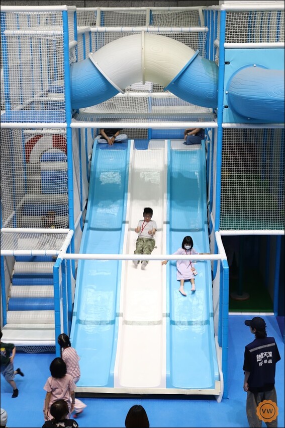 高雄市三民區高雄旅遊|親子一日遊景點推薦:科工館熱雪天堂兒童滑雪樂園2.0