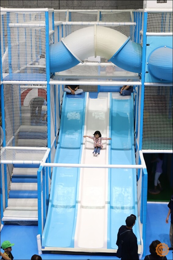 高雄市三民區高雄旅遊|親子一日遊景點推薦:科工館熱雪天堂兒童滑雪樂園2.0