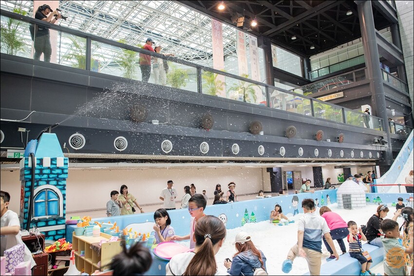 高雄市三民區高雄旅遊|親子一日遊景點推薦:科工館熱雪天堂兒童滑雪樂園2.0