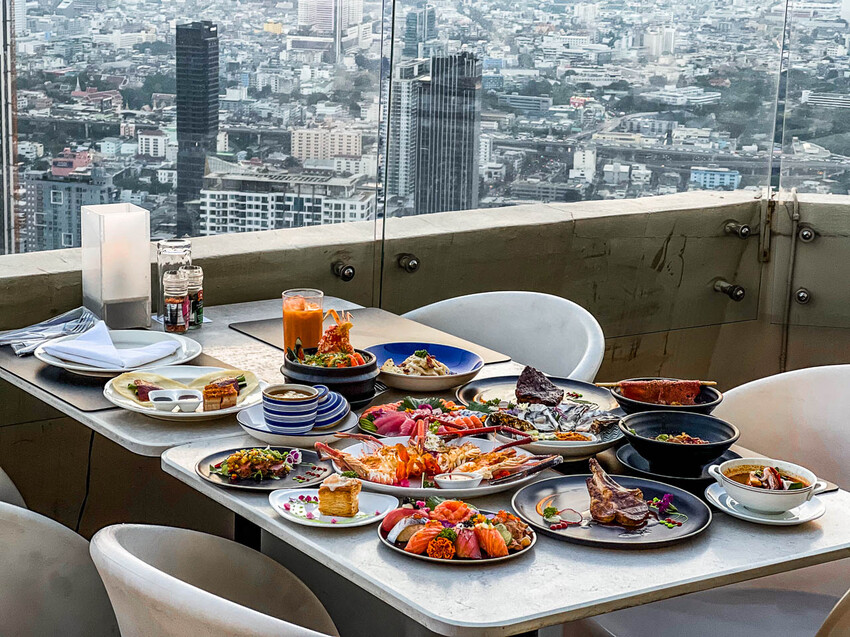泰國曼谷彩虹雲霄酒店餐廳自助餐|一生一定要來吃一次!漫步雲端高空超豪華吃到飽餐廳