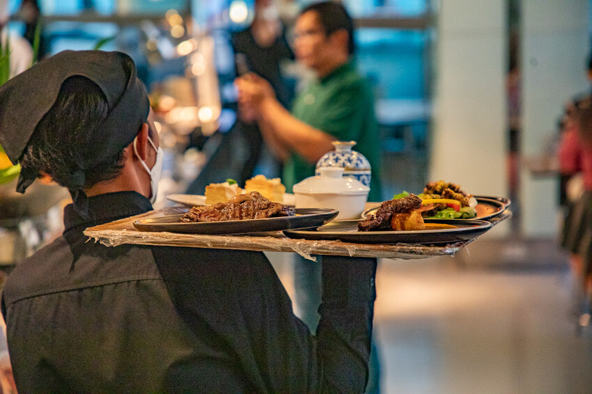 泰國曼谷彩虹雲霄酒店餐廳自助餐|一生一定要來吃一次!漫步雲端高空超豪華吃到飽餐廳