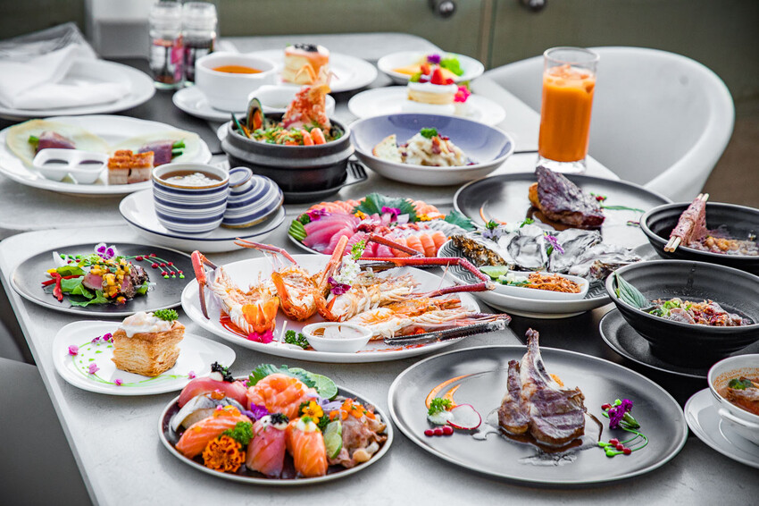 泰國曼谷彩虹雲霄酒店餐廳自助餐|一生一定要來吃一次!漫步雲端高空超豪華吃到飽餐廳