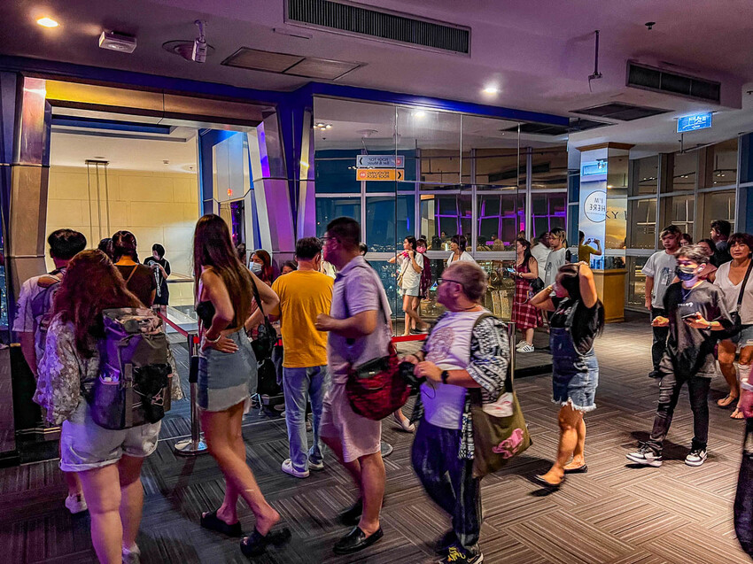 泰國曼谷彩虹雲霄酒店餐廳自助餐|一生一定要來吃一次!漫步雲端高空超豪華吃到飽餐廳