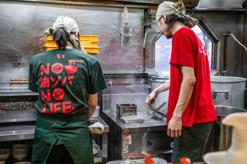日本龜王拉麵 道頓堀店|不只有一蘭拉麵可以選擇!在地人也超愛的高評價排隊拉麵