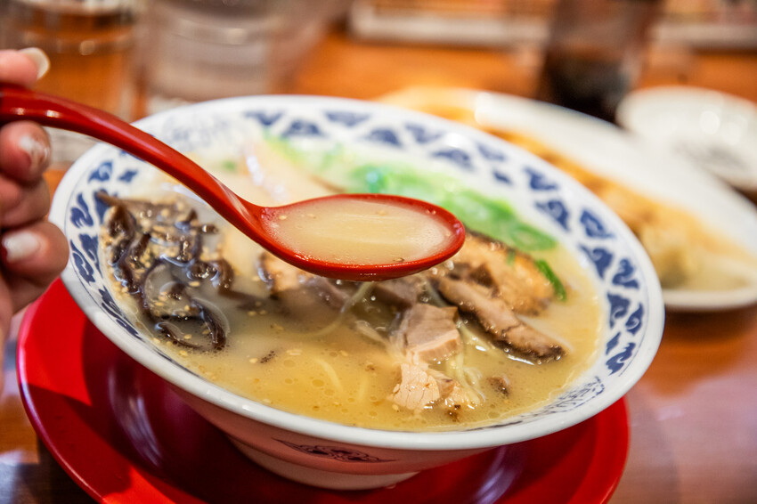 日本龜王拉麵 道頓堀店|不只有一蘭拉麵可以選擇!在地人也超愛的高評價排隊拉麵