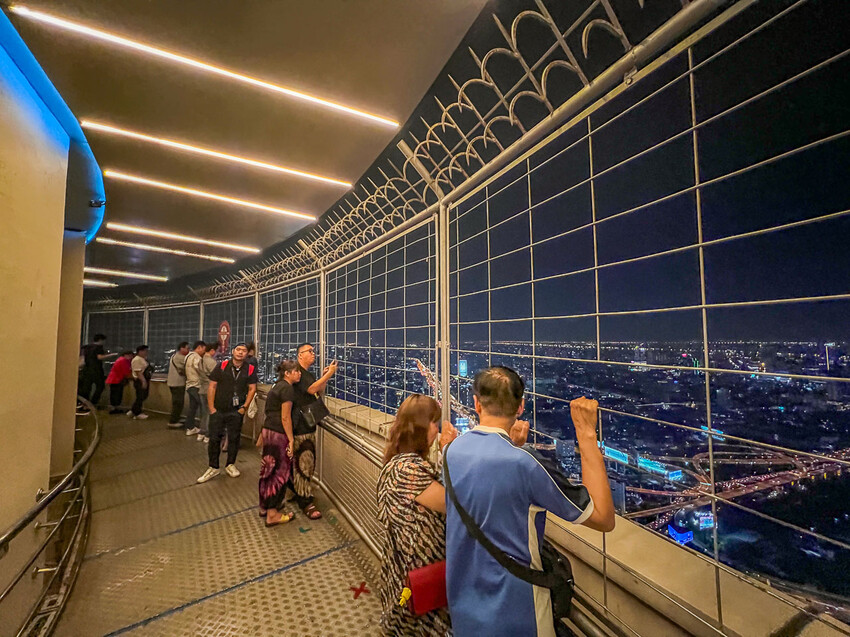 泰國曼谷彩虹雲霄酒店餐廳自助餐|一生一定要來吃一次!漫步雲端高空超豪華吃到飽餐廳