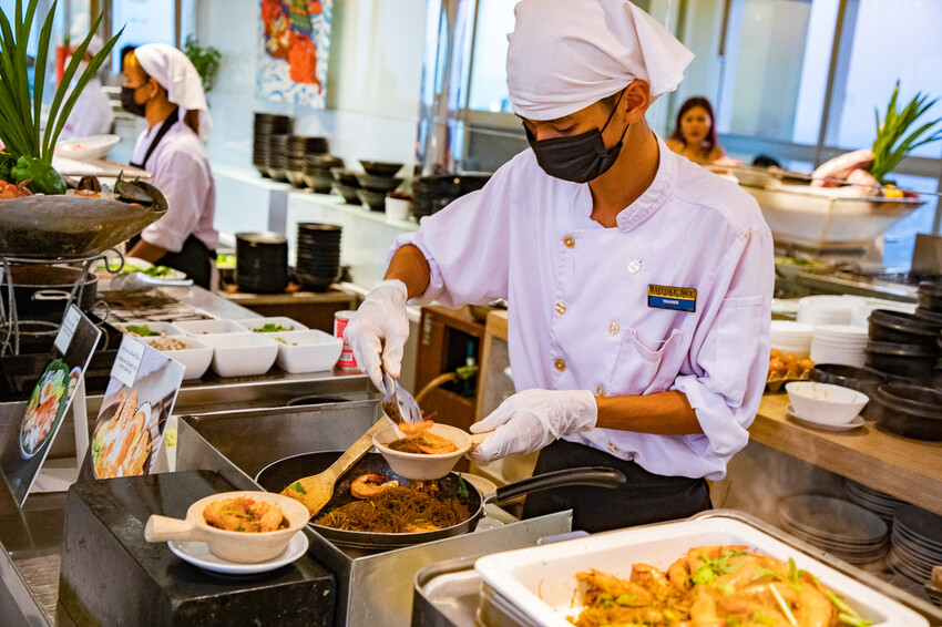 泰國曼谷彩虹雲霄酒店餐廳自助餐|一生一定要來吃一次!漫步雲端高空超豪華吃到飽餐廳