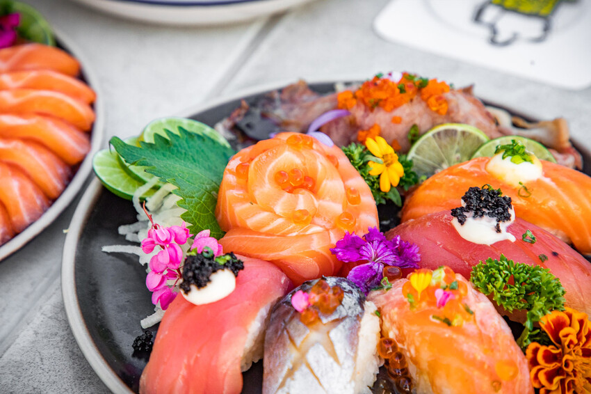 泰國曼谷彩虹雲霄酒店餐廳自助餐|一生一定要來吃一次!漫步雲端高空超豪華吃到飽餐廳