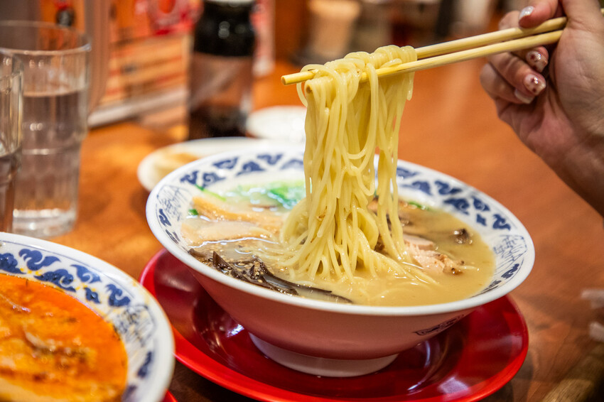 日本龜王拉麵 道頓堀店|不只有一蘭拉麵可以選擇!在地人也超愛的高評價排隊拉麵