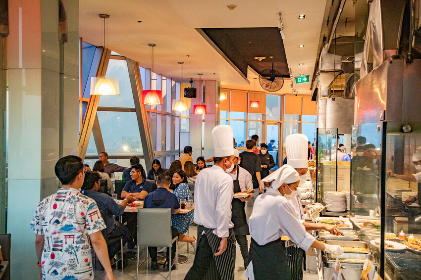 泰國曼谷彩虹雲霄酒店餐廳自助餐|一生一定要來吃一次!漫步雲端高空超豪華吃到飽餐廳