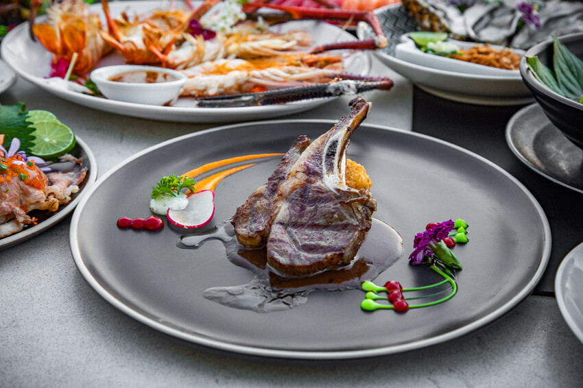 泰國曼谷彩虹雲霄酒店餐廳自助餐|一生一定要來吃一次!漫步雲端高空超豪華吃到飽餐廳