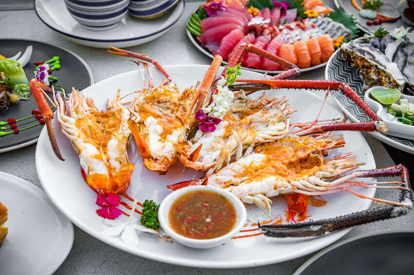 泰國曼谷彩虹雲霄酒店餐廳自助餐|一生一定要來吃一次!漫步雲端高空超豪華吃到飽餐廳