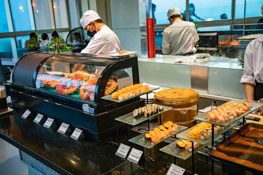 泰國曼谷彩虹雲霄酒店餐廳自助餐|一生一定要來吃一次!漫步雲端高空超豪華吃到飽餐廳