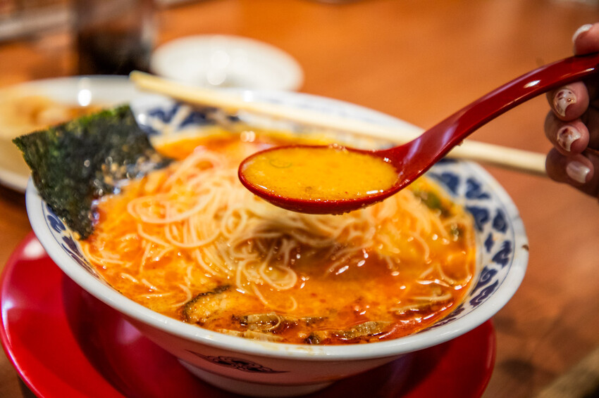 日本龜王拉麵 道頓堀店|不只有一蘭拉麵可以選擇!在地人也超愛的高評價排隊拉麵