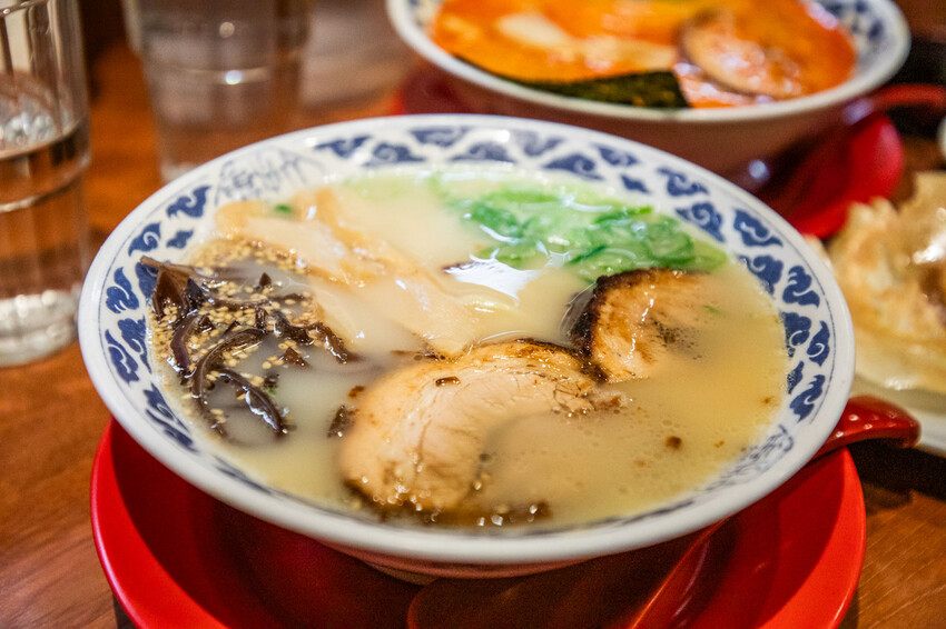 日本龜王拉麵 道頓堀店|不只有一蘭拉麵可以選擇!在地人也超愛的高評價排隊拉麵