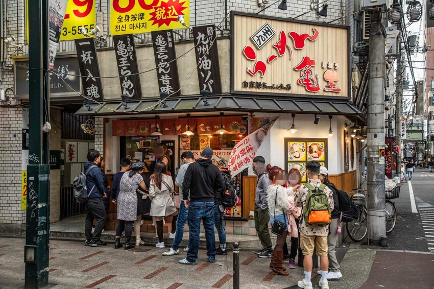 日本龜王拉麵 道頓堀店|不只有一蘭拉麵可以選擇!在地人也超愛的高評價排隊拉麵