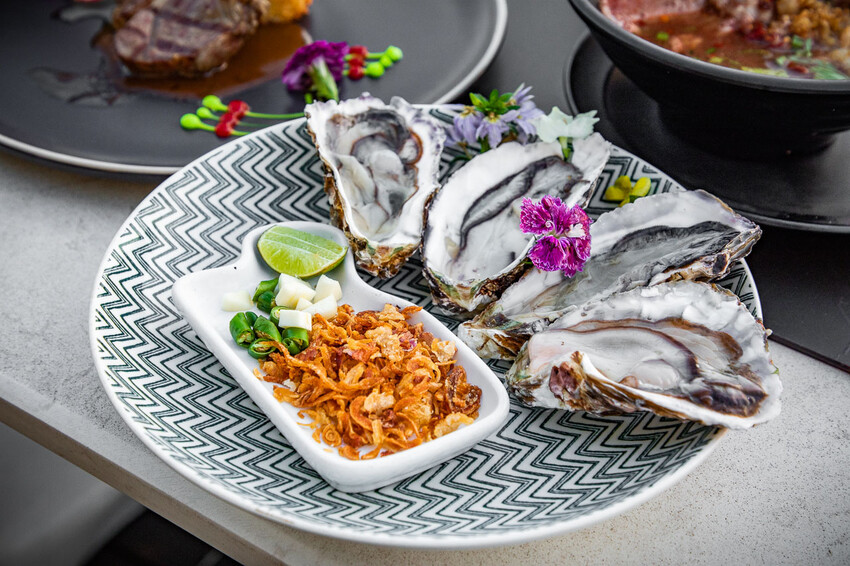 泰國曼谷彩虹雲霄酒店餐廳自助餐|一生一定要來吃一次!漫步雲端高空超豪華吃到飽餐廳