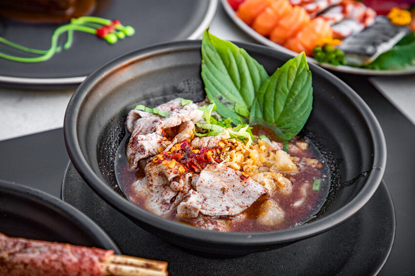 泰國曼谷彩虹雲霄酒店餐廳自助餐|一生一定要來吃一次!漫步雲端高空超豪華吃到飽餐廳