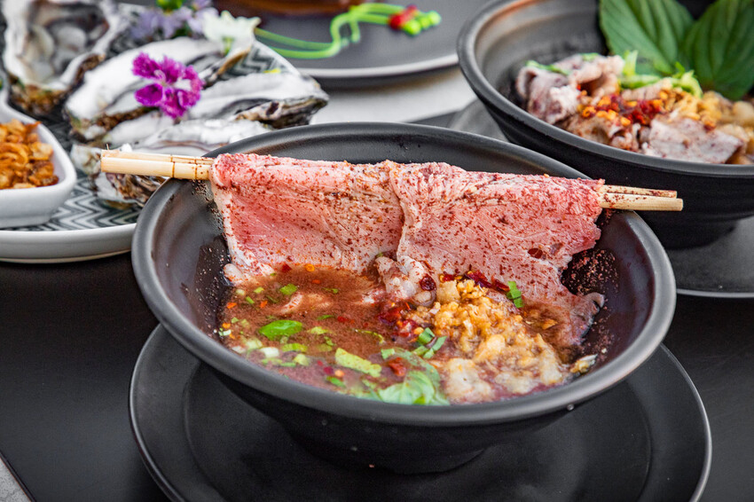 泰國曼谷彩虹雲霄酒店餐廳自助餐|一生一定要來吃一次!漫步雲端高空超豪華吃到飽餐廳