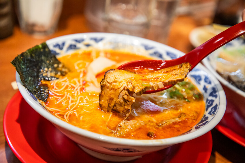 日本龜王拉麵 道頓堀店|不只有一蘭拉麵可以選擇!在地人也超愛的高評價排隊拉麵