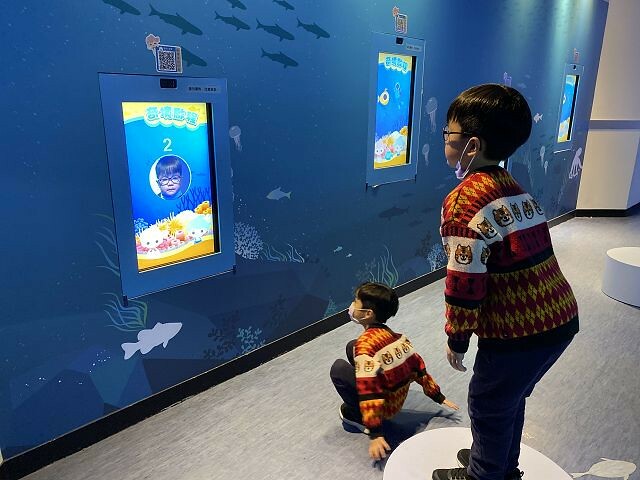 宜蘭縣蘇澳鎮安永心食館 | 宜蘭親子景點．海洋主題風觀光工廠．高科技互動遊戲超好玩．親子DIY活動超有趣．館內場景超好