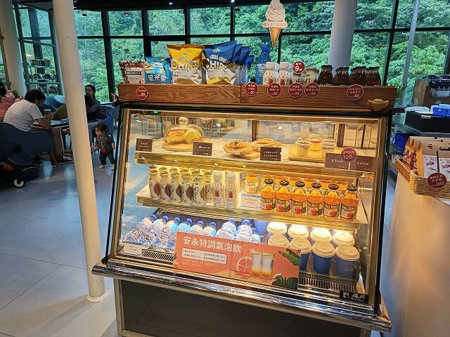 宜蘭縣蘇澳鎮安永心食館 | 宜蘭親子景點．海洋主題風觀光工廠．高科技互動遊戲超好玩．親子DIY活動超有趣．館內場景超好