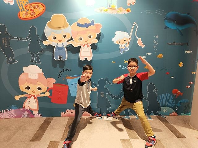 宜蘭縣蘇澳鎮安永心食館 | 宜蘭親子景點．海洋主題風觀光工廠．高科技互動遊戲超好玩．親子DIY活動超有趣．館內場景超好