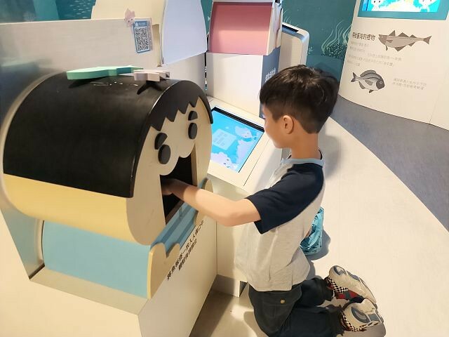 宜蘭縣蘇澳鎮安永心食館 | 宜蘭親子景點．海洋主題風觀光工廠．高科技互動遊戲超好玩．親子DIY活動超有趣．館內場景超好