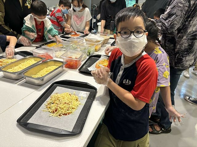 宜蘭縣蘇澳鎮安永心食館 | 宜蘭親子景點．海洋主題風觀光工廠．高科技互動遊戲超好玩．親子DIY活動超有趣．館內場景超好