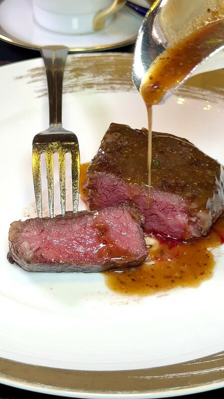 澳門澳門旅遊|The Kitchen大廚牛排館:2024澳門米其林入選餐廳。(澳門美食)