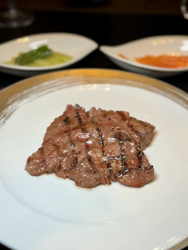 澳門澳門旅遊|The Kitchen大廚牛排館:2024澳門米其林入選餐廳。(澳門美食)