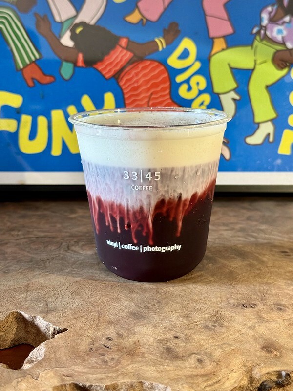 澳門澳門旅遊 ｜ 路環咖啡館，澳門首家「黑膠咖啡店」3345 Coffee & Vinyl 叁叁｜肆伍。（澳門咖啡館）