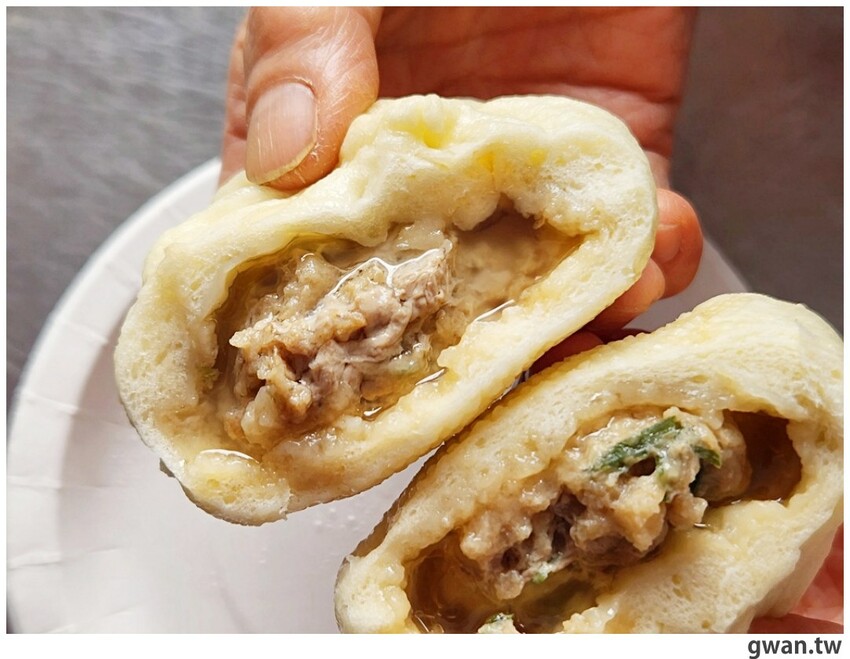 日月潭親子腳踏車推薦,騎電輔車暢遊全球十大最美自行車道,還會送蛙蛙風車耶~