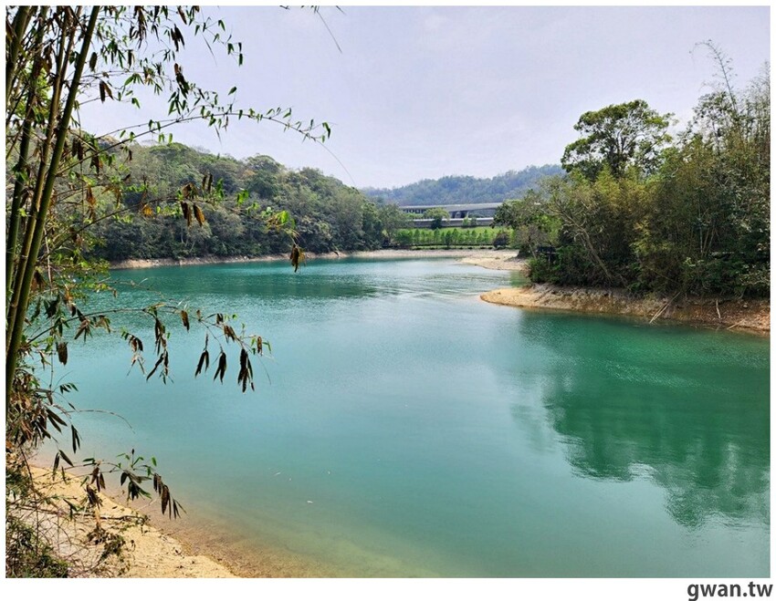 日月潭親子腳踏車推薦,騎電輔車暢遊全球十大最美自行車道,還會送蛙蛙風車耶~